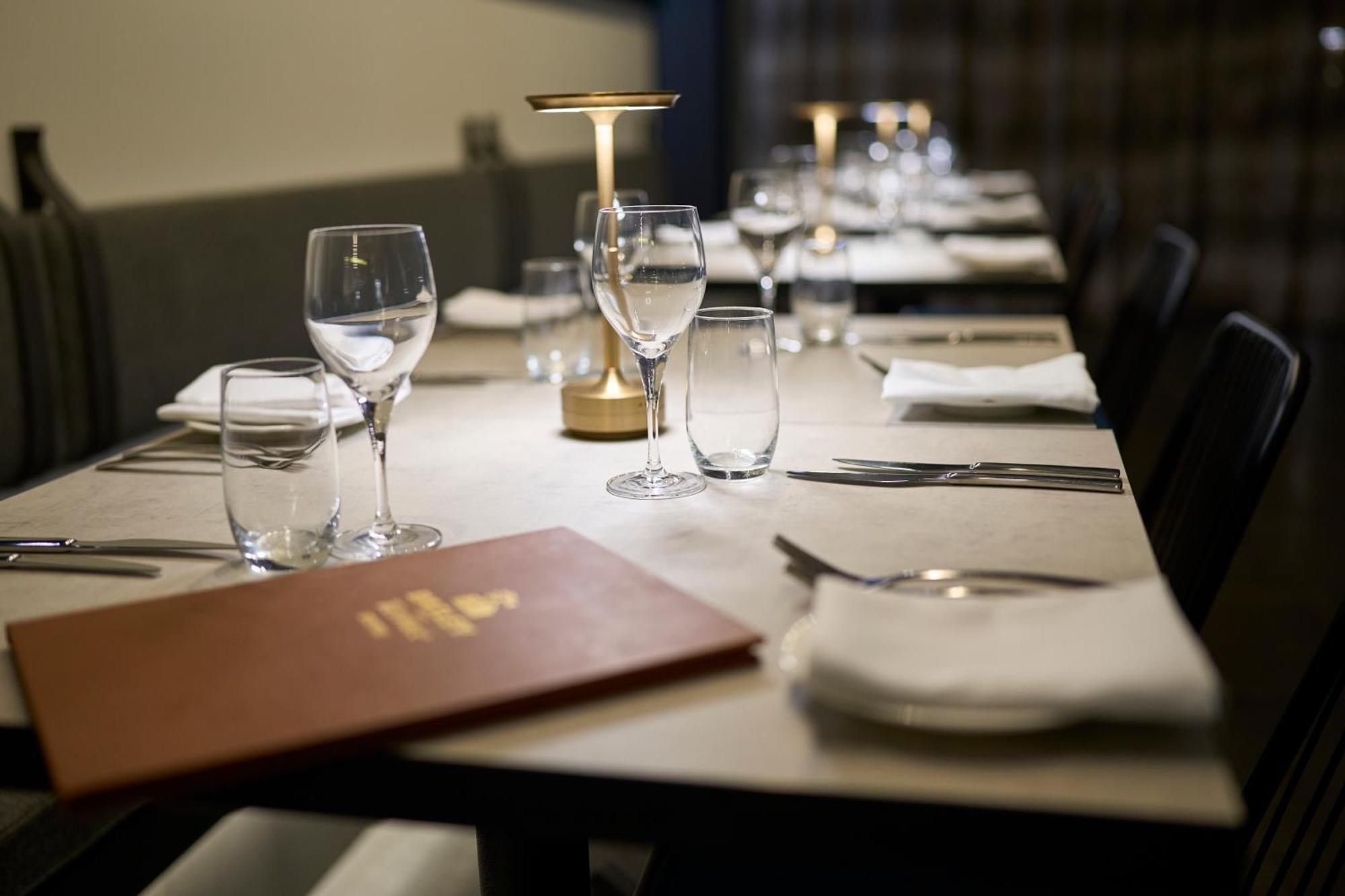 Fraser Suites Perth Eksteriør bilde Interior of the restaurant